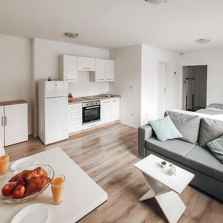 Studio Apartment Sanya #2 Любляна Экстерьер фото