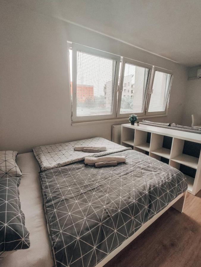 Studio Apartment Sanya #2 Любляна Экстерьер фото