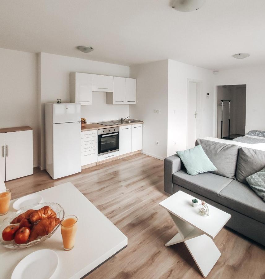 Studio Apartment Sanya #2 Любляна Экстерьер фото